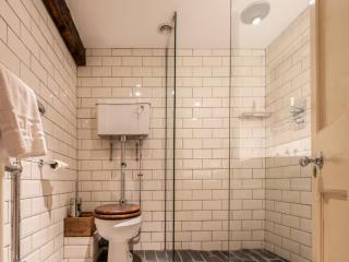 Bath Townhouse - Sleeps 14 people thumbnail