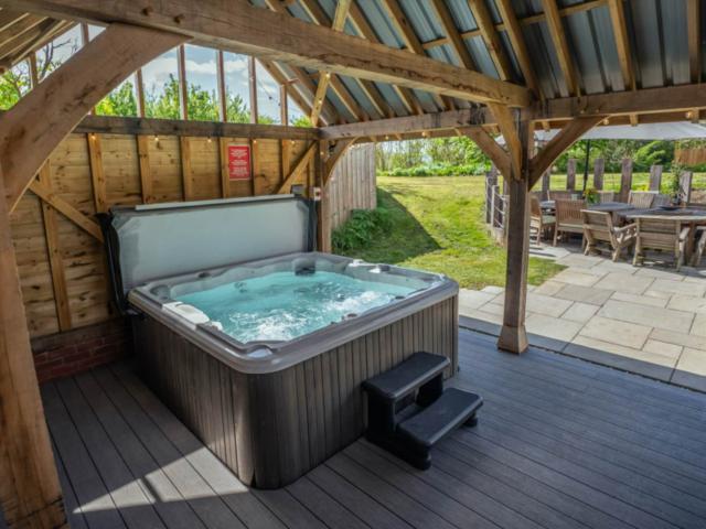 Somerset 22 Sleeper House inc Hot Tub and Pool image