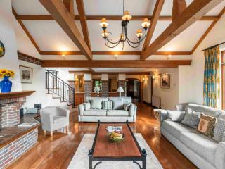 Sussex Country Retreat With Hot Tub & Pool | Sleeps 11 thumbnail