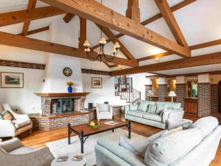 Sussex Country Retreat With Hot Tub & Pool | Sleeps 11 thumbnail