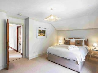 Sussex Country Retreat With Hot Tub & Pool | Sleeps 11 thumbnail