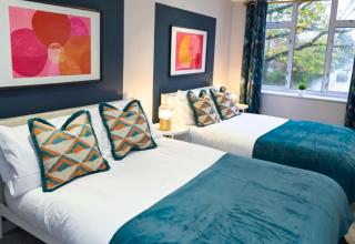 10 Sleeper Apartment | West Mansion