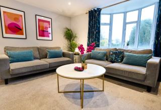 10 Sleeper Apartment | West Mansion 2
