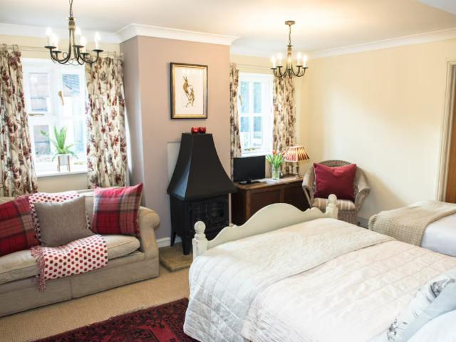 Lincolnshire 19 Sleeper House | Hot tub image