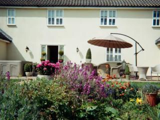 Lincolnshire 19 Sleeper House | Hot tub thumbnail