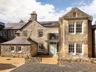 Hexham House Sleeps 10 thumbnail
