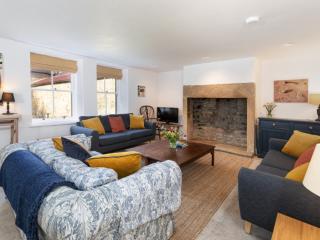 Hexham House Sleeps 10 thumbnail