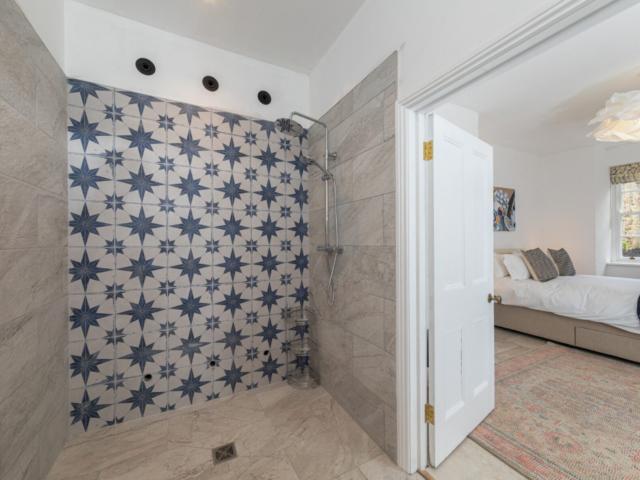 Hexham House Sleeps 10 image
