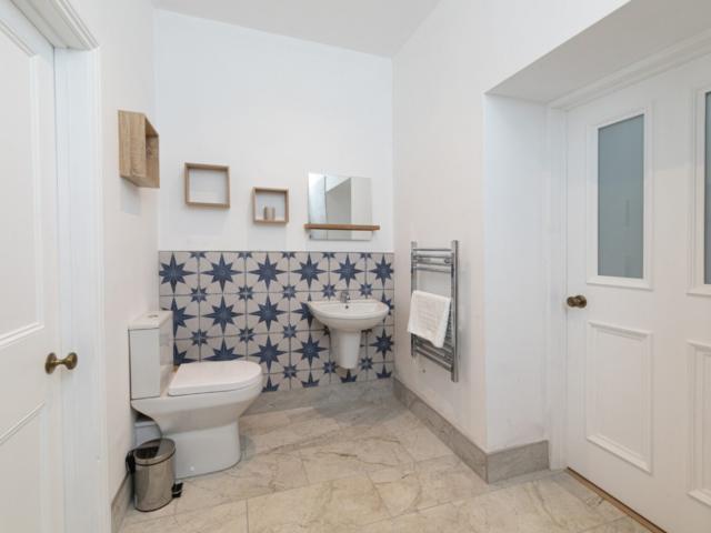 Hexham House Sleeps 10 image