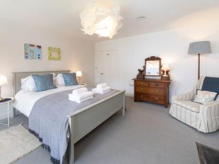 Hexham House Sleeps 10 thumbnail
