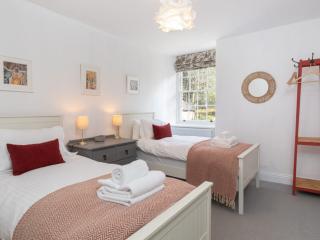Hexham House Sleeps 10 thumbnail