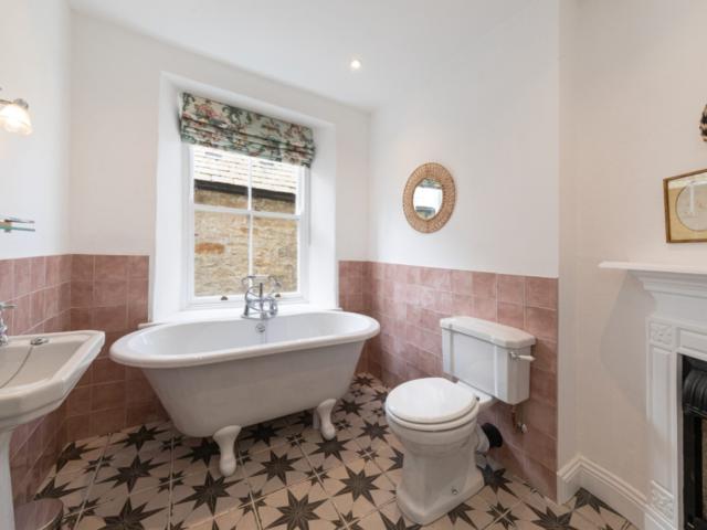Hexham House Sleeps 10 image