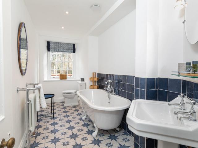 Hexham House Sleeps 10 image