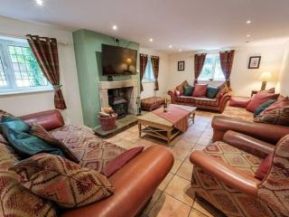 Lancashire Old Stables | Sleeps 14 with Hot Tub thumbnail