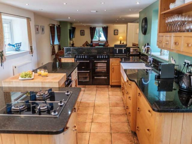 Lancashire Old Stables | Sleeps 14 with Hot Tub image