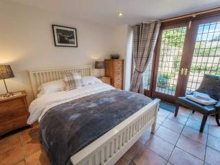 Lancashire Old Stables | Sleeps 14 with Hot Tub thumbnail