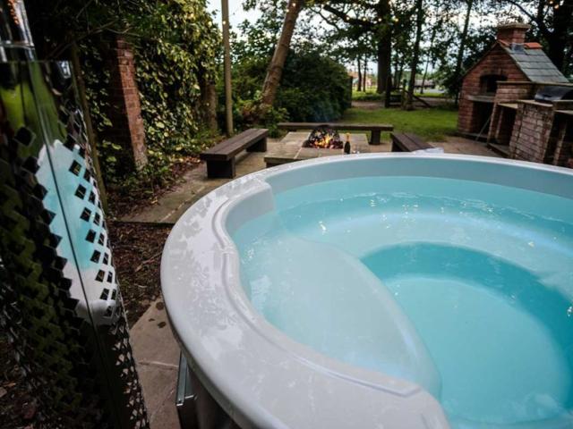 Lancashire Old Stables | Sleeps 14 with Hot Tub image