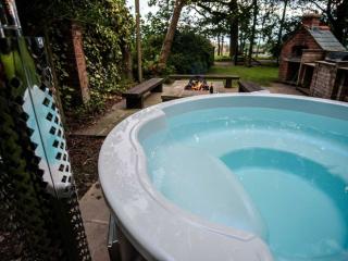 Lancashire Old Stables | Sleeps 14 with Hot Tub thumbnail