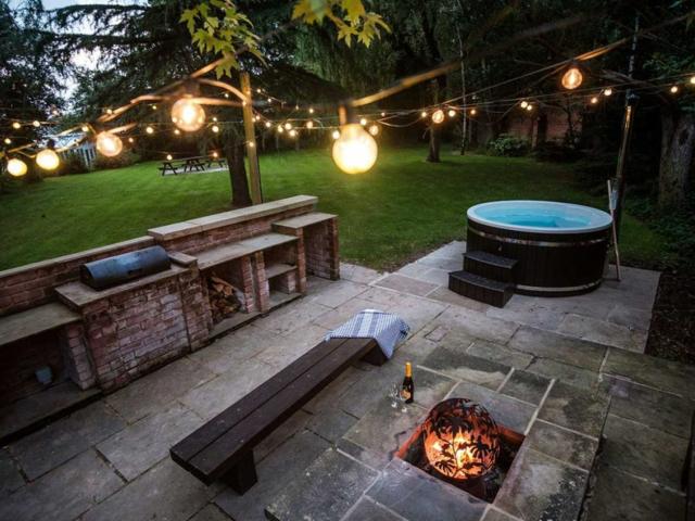 Lancashire Old Stables | Sleeps 14 with Hot Tub image