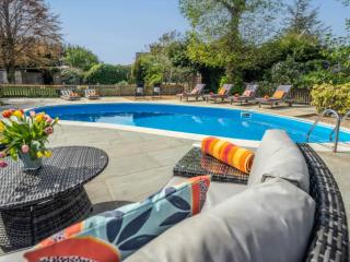 Somerset Lodge with Pool and Hot tub and Sauna thumbnail