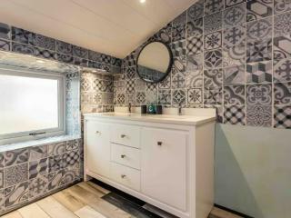 Country Durham House Sleeps 20 inc Hot tub and Sauna thumbnail