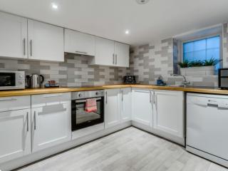 16 Sleeper | Central Pier Place thumbnail