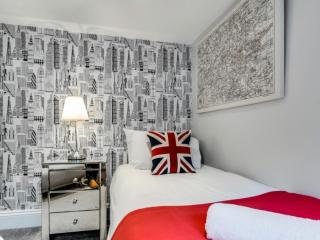 16 Sleeper | Central Pier Place thumbnail