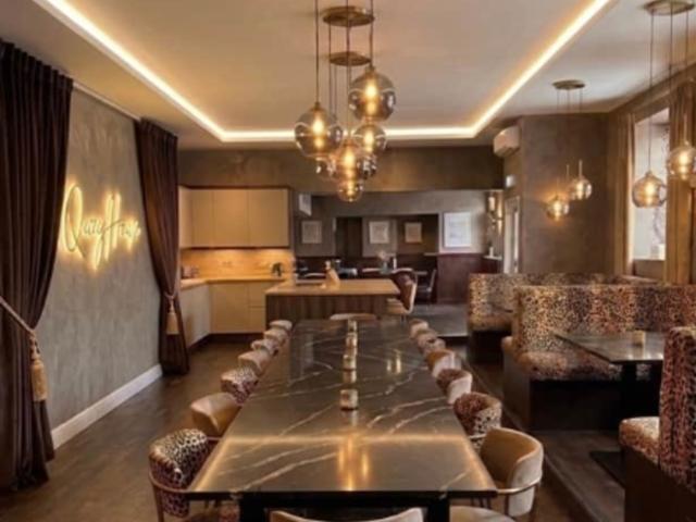 22 Sleeper | QuayHouse With Hot Tubs, Karaoke & Games Room image