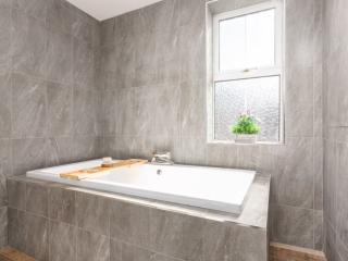 St Annes House Townhouse With Hot Tub & Bar | Sleeps 16 thumbnail