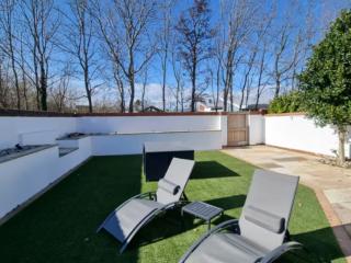 St Annes House Townhouse With Hot Tub & Bar | Sleeps 16 thumbnail