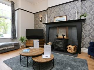 St Annes House Townhouse With Hot Tub & Bar | Sleeps 16 thumbnail