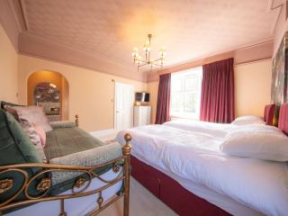 Stalmine House Sleeps 16 | Indoor Pool, Sauna and Games room thumbnail