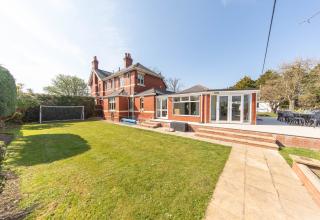 Stalmine House Sleeps 16 | Indoor Pool, Sauna and Games room