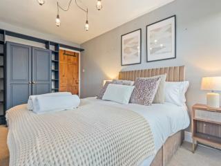 Somerset Farm sleeps 15 | Inc Hot Tub and Games Room thumbnail
