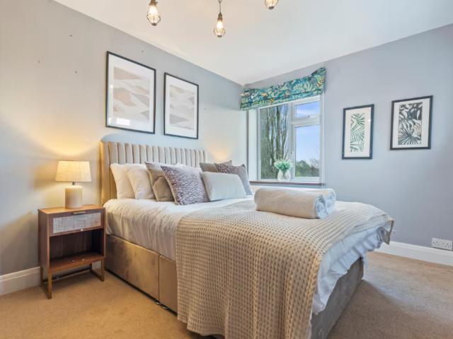 Somerset Farm sleeps 15 | Inc Hot Tub and Games Room image