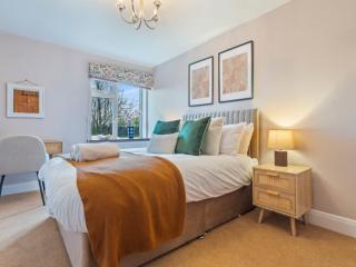Somerset Farm sleeps 15 | Inc Hot Tub and Games Room thumbnail