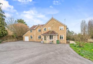 Somerset Farm sleeps 15 | Inc Hot Tub and Games Room