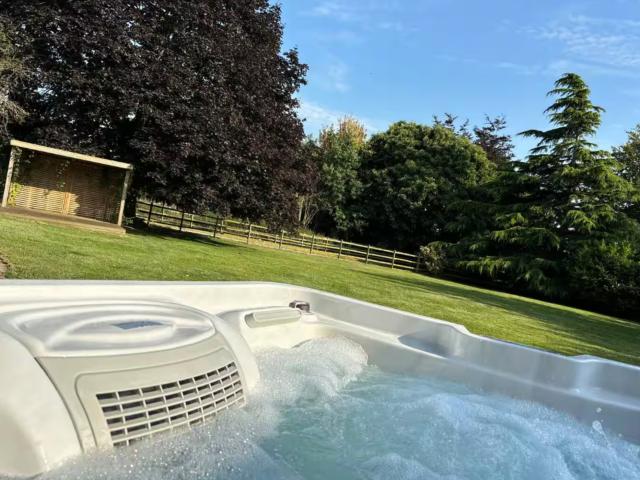 Wrexham 5 Bedroom House + Hot Tub | Sleeps 16 image