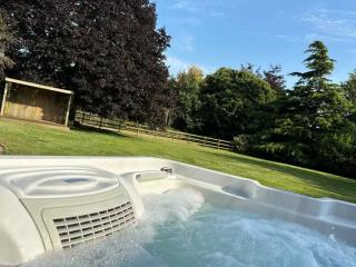 Wrexham 5 Bedroom House + Hot Tub | Sleeps 16 thumbnail