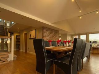 Wrexham 5 Bedroom House + Hot Tub | Sleeps 16 thumbnail