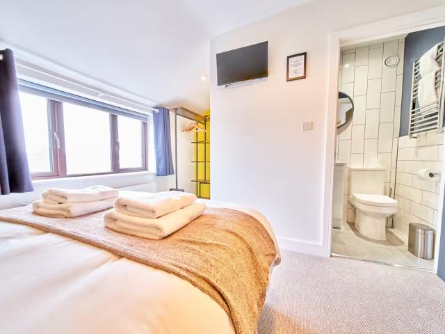 Bristol Bell Hill House | Sleeps 10 image
