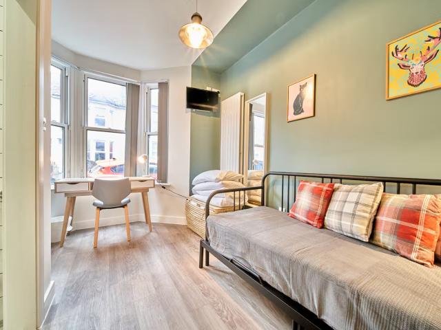 Bristol Bell Hill House | Sleeps 10 image