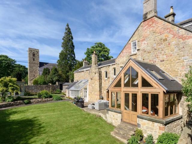 21 Sleeper Northumberland House inc Hot Tub image