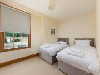21 Sleeper Northumberland House inc Hot Tub thumbnail