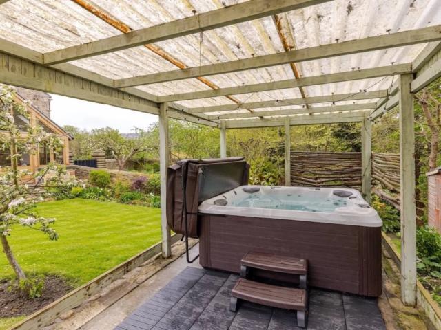 21 Sleeper Northumberland House inc Hot Tub image