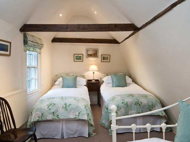 Historic Townhouse | Sleeps 10/11 image