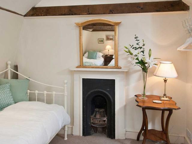 Historic Townhouse | Sleeps 10/11 image