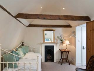 Historic Townhouse | Sleeps 10/11 thumbnail