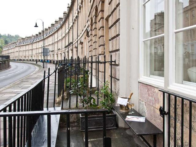 Historic Townhouse | Sleeps 10/11 image