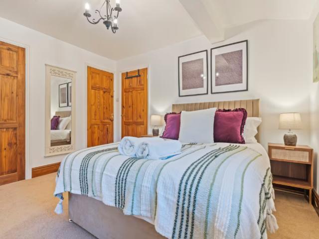 Somerset Farm sleeps 15 | Inc Hot Tub and Games Room image